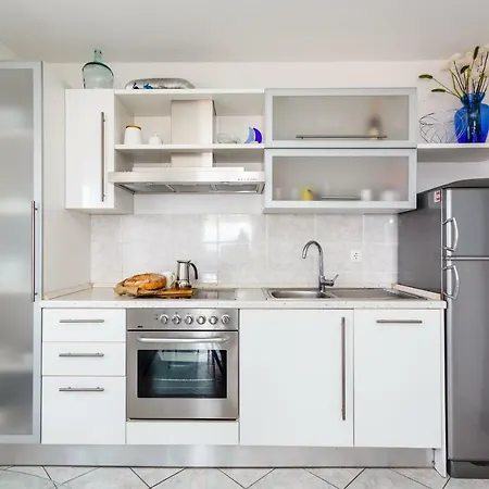 Luna Apartment